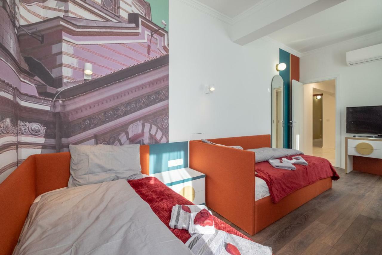 Vitosha Blvd 3-Bedroom, 2-Bathroom Lux Suite โซเฟีย ภายนอก รูปภาพ