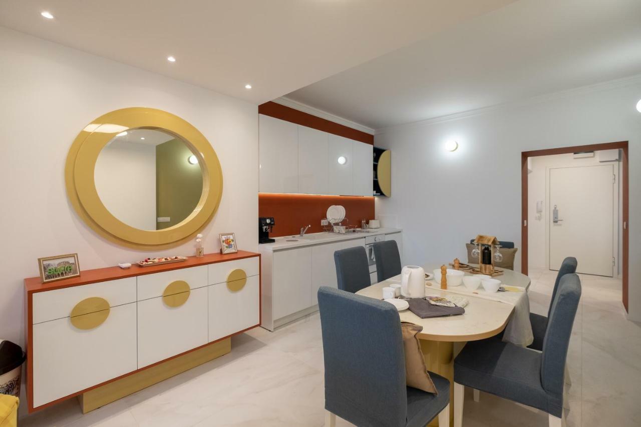 Vitosha Blvd 3-Bedroom, 2-Bathroom Lux Suite โซเฟีย ภายนอก รูปภาพ