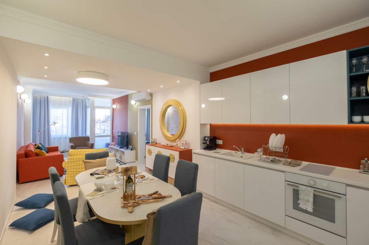 Vitosha Blvd 3-Bedroom, 2-Bathroom Lux Suite โซเฟีย ภายนอก รูปภาพ