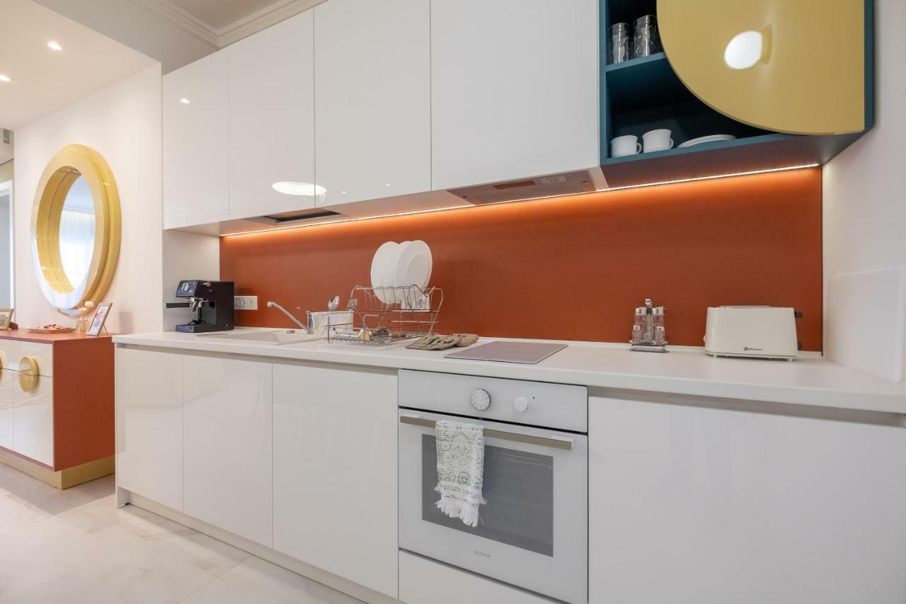Vitosha Blvd 3-Bedroom, 2-Bathroom Lux Suite โซเฟีย ภายนอก รูปภาพ