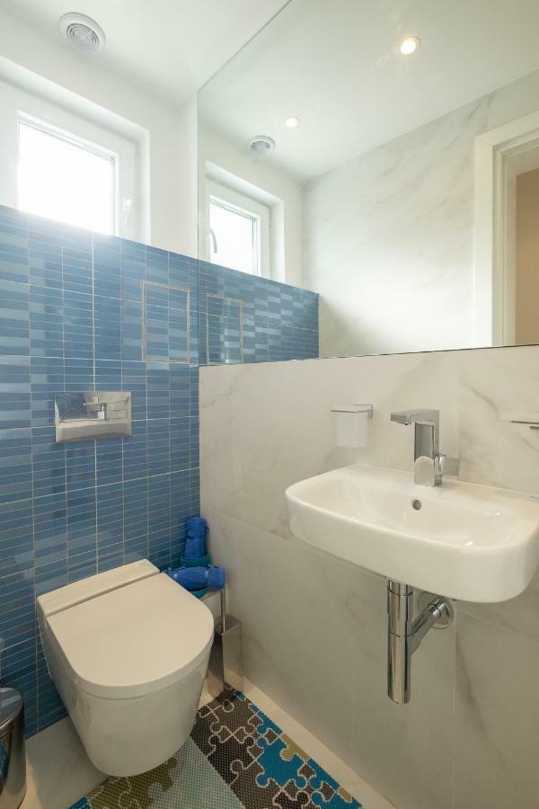 Vitosha Blvd 3-Bedroom, 2-Bathroom Lux Suite โซเฟีย ภายนอก รูปภาพ