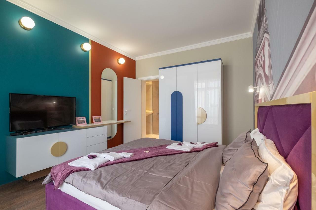 Vitosha Blvd 3-Bedroom, 2-Bathroom Lux Suite โซเฟีย ภายนอก รูปภาพ