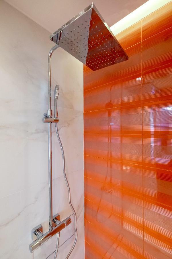 Vitosha Blvd 3-Bedroom, 2-Bathroom Lux Suite โซเฟีย ภายนอก รูปภาพ